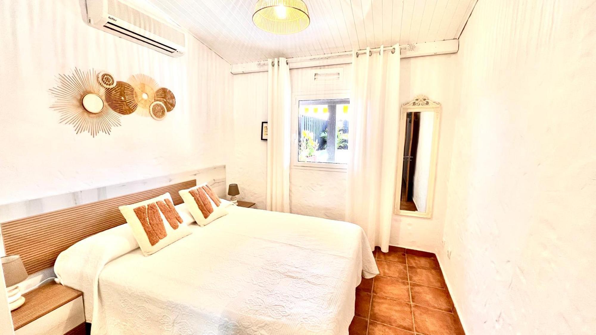 Oasis Beach Holiday Home With Jacuzzi ปลายา เดล อิงเกลส ภายนอก รูปภาพ