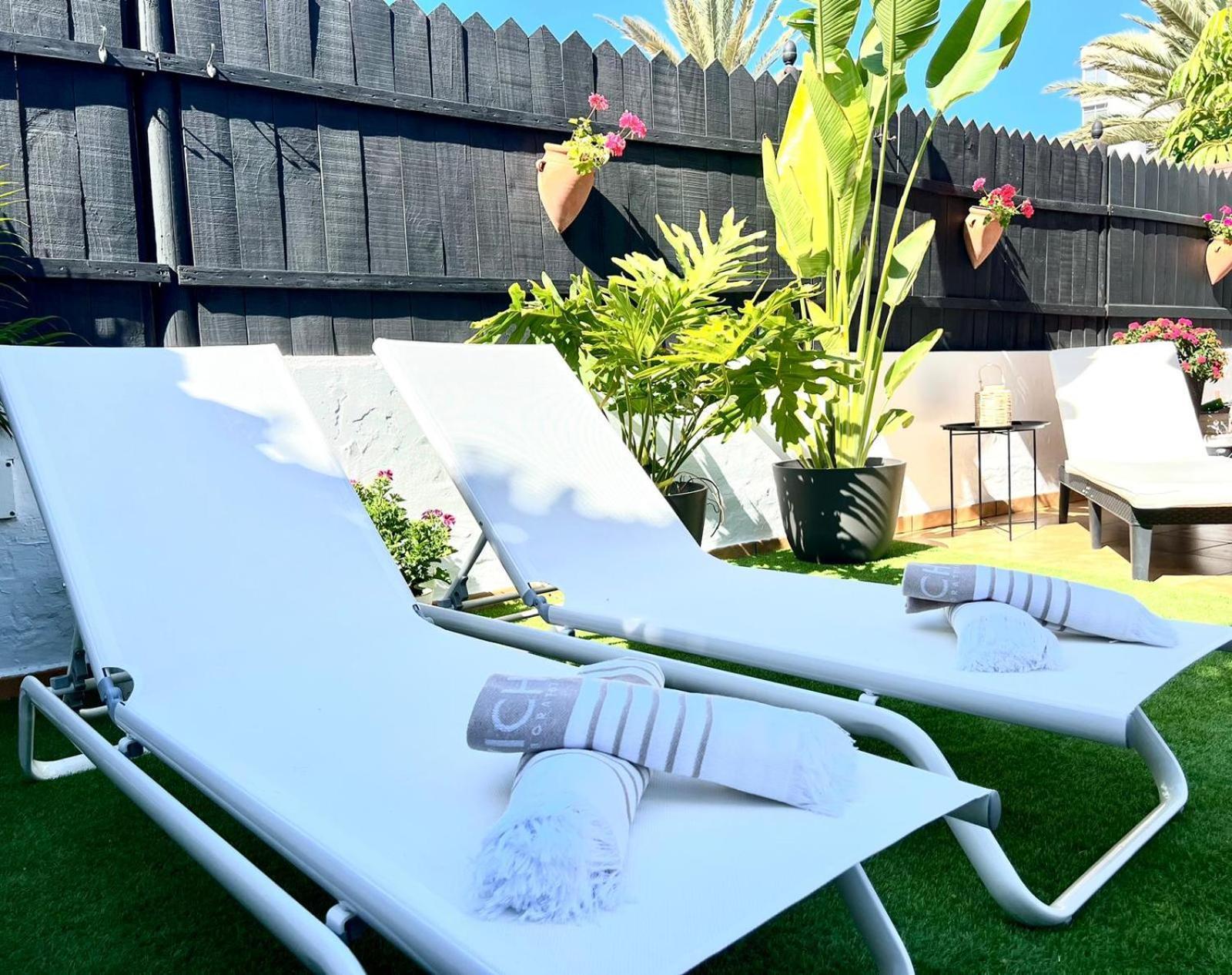 Oasis Beach Holiday Home With Jacuzzi ปลายา เดล อิงเกลส ภายนอก รูปภาพ