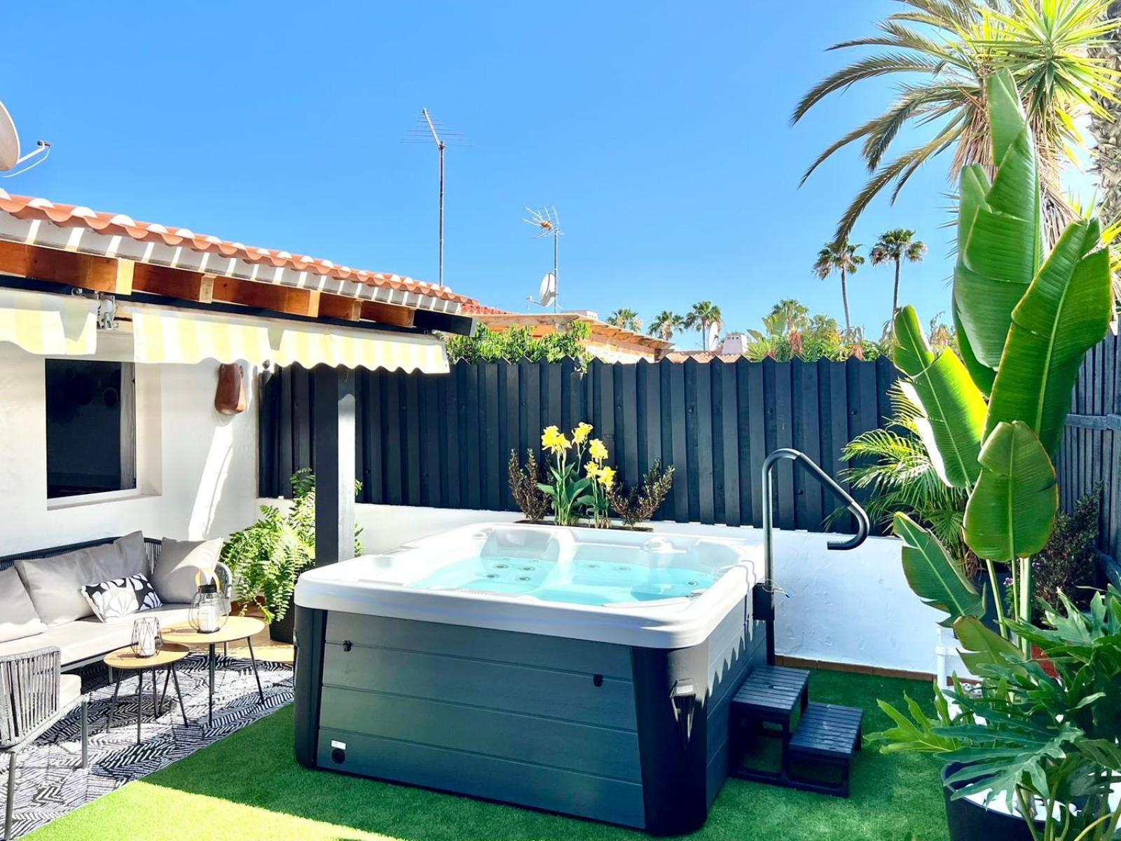 Oasis Beach Holiday Home With Jacuzzi ปลายา เดล อิงเกลส ภายนอก รูปภาพ