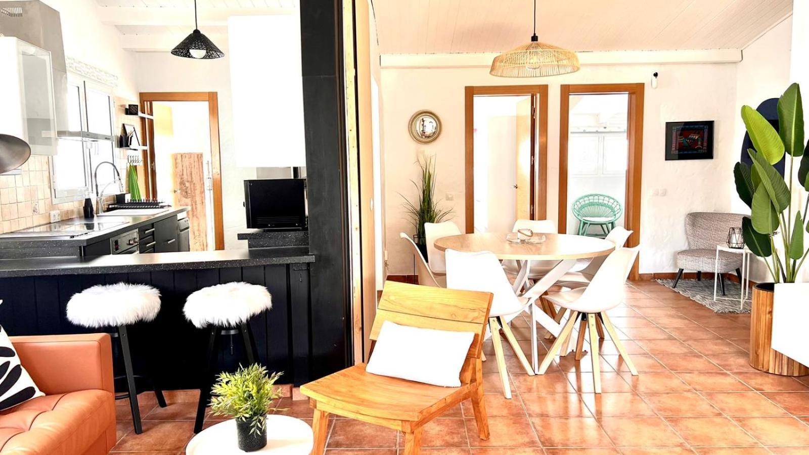 Oasis Beach Holiday Home With Jacuzzi ปลายา เดล อิงเกลส ภายนอก รูปภาพ