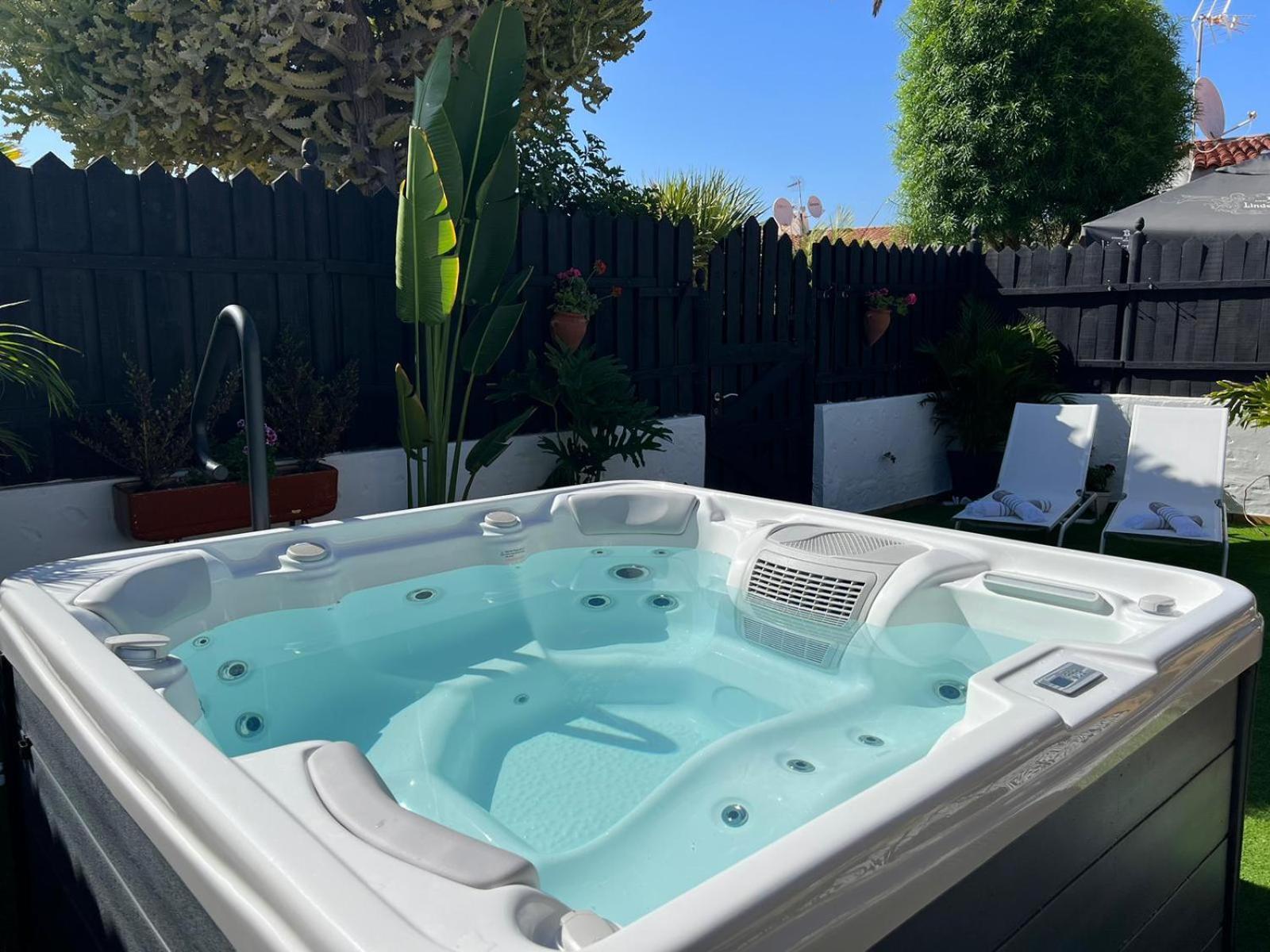 Oasis Beach Holiday Home With Jacuzzi ปลายา เดล อิงเกลส ภายนอก รูปภาพ