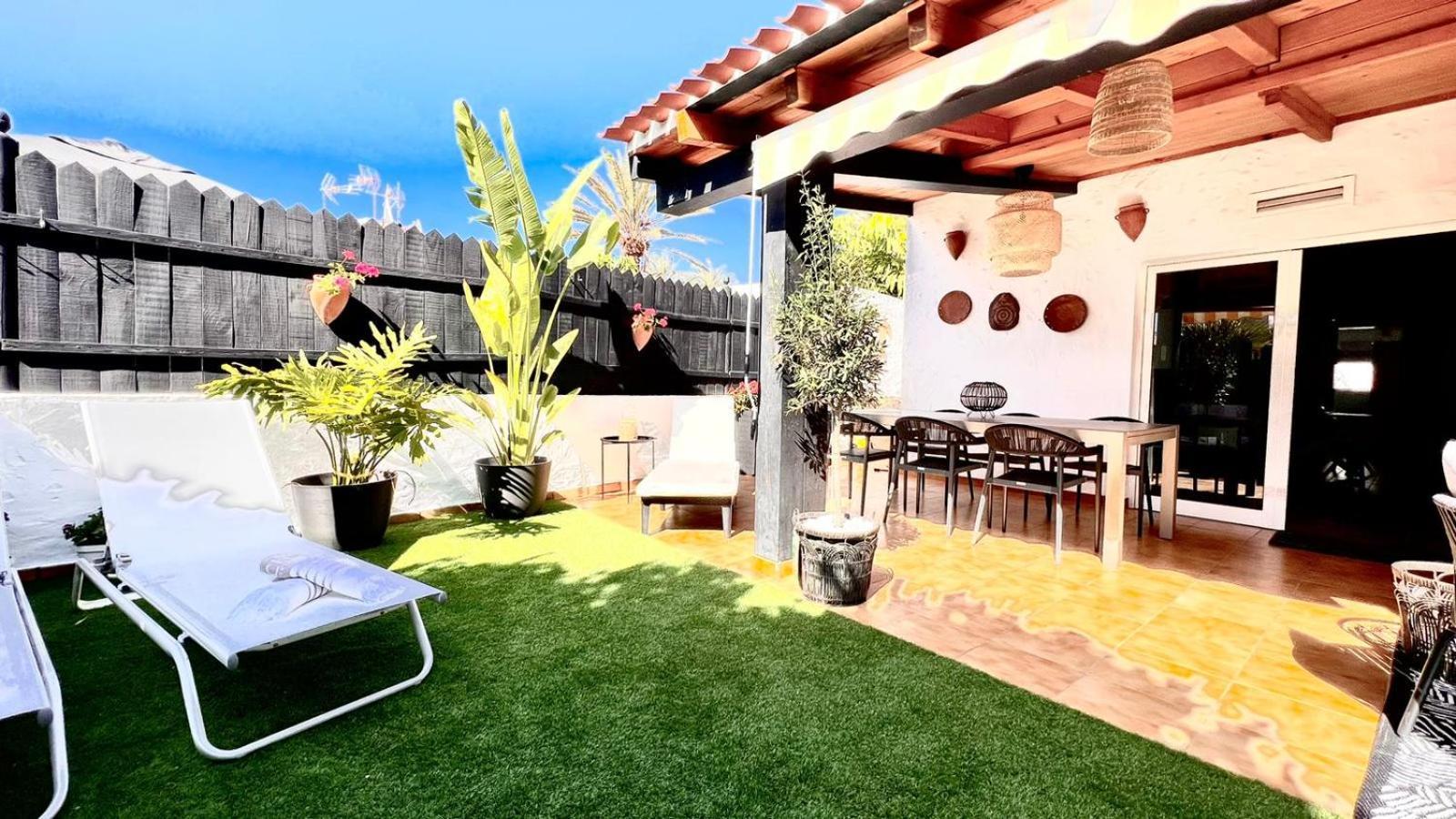 Oasis Beach Holiday Home With Jacuzzi ปลายา เดล อิงเกลส ภายนอก รูปภาพ