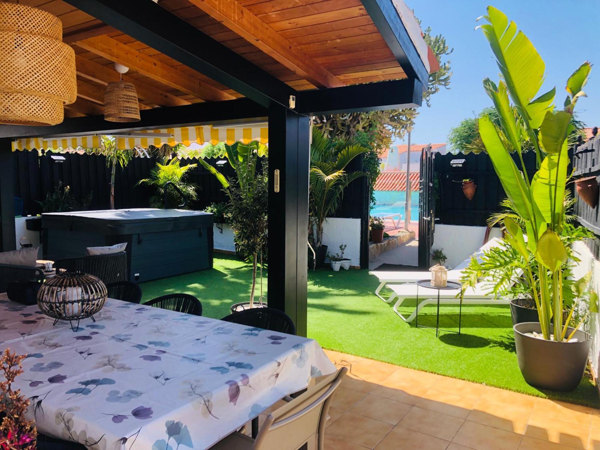 Oasis Beach Holiday Home With Jacuzzi ปลายา เดล อิงเกลส ภายนอก รูปภาพ
